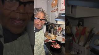 The Best Shrimp and Grits Recipe #cookingwithdee #weekendvibes