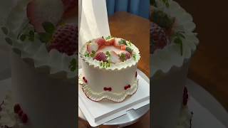 simple and beautiful strawberry 🍓 cake decorating| strawberry cake design| #cake #shorts #strawberry