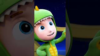 PAW Patrol : La Pat' Patrouille | Un Sauvetage Halloween sur un BATEAU PIRATE FANTOME ! #Shorts