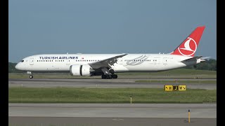 Turkish Boeing 787-9 landing, DTW