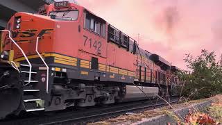 BNSF Warbonnet 4701 waiting for BNSF 4624