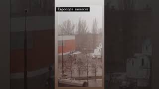 ⚡️Местные жители Херсона поделились видео в соцсетях как российские солдаты грабили ТЦ «Европорт»