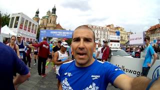 Maratón de Praga, entrando en meta 7-mayo2017