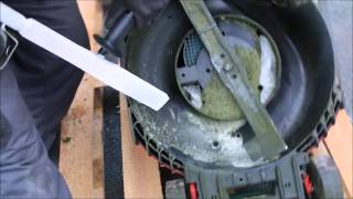 Cleaning a lawn mower - SMART PRO - Dry Ice Blasting