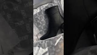 UNBOXING: Perfect Fall Booties 🤍 | DKNY Black Boots | #unboxing #fallstyle #boots #fallfashion