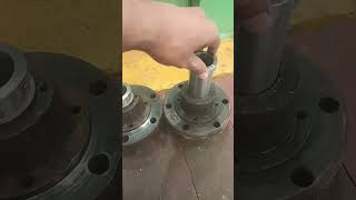 How to make a bush on a manual lathe machine #how #machine #cnc #cnctips #cnctuluá #machining #yt