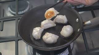 Cómo cocinar dumplings o gyozas en el sartén | Jukino Ramen & Dumplings