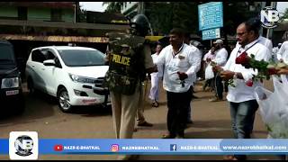 Bhatkal Police accepts flowers from public, protesting over #CAA And #NRC