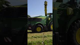 9900i chopping grass #johndeere #johndeereharvester #silage2023 #forager #farming