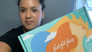 FABFITFUN suscription de $49 con codigo de descuento $39 todo muy lindo. lizbet vega vlogs#fabfitfun