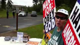 Pastor Mark Driscoll Welcomes Westboro Baptist Church To His Mars Hill Whorehouse With Donuts