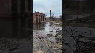 В правобережье Астрахани запечатлели «водопад» из фекалий