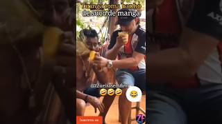 Tiringa toma banho de suco de manga #tiringaecharlles #humor #comediaselvagem #comedia #memes #short