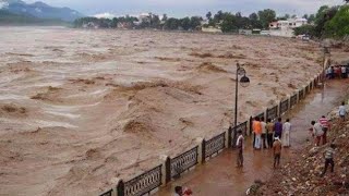 देकते हीं देकते डूब गया त्रिवेणी घाट ऋषिकेश #rishikesh #kamlendrasingh #kedarnath #viral #souravjosh