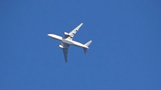 United Airlines Boeing 777-224ER [N78009] flyover from IAH [UA5]