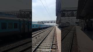 12002 || Rani Kamlapati Shatabdi Express NDLS - RKMP Crossing At Datia 130 KMPH High Speed #shorts