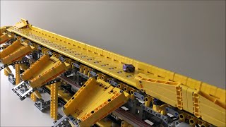 Large Lego conveyor belt to move four candies into the new lockers (final version)