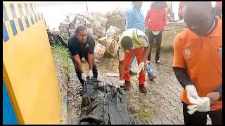 Watch As LASEMA Officials Recover Body Of Man Who Jumped Into Lagos Lagoon