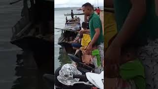 Bikin Melongo mancing di Jalan Umum #nelayan #shorts