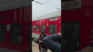 11057  CSMT ASR ARRIVING PATIALA WITH FIRST LHB RUN. #indianrailways #patiala