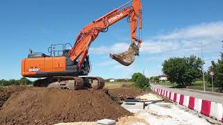 HITACHI ZX240N-6 building a platform for truck loading part 4 - Orzano, Italy