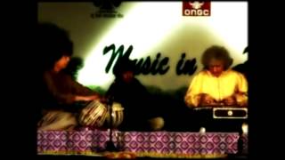 Shiv Kumar Sharma & Ustad Zakir Hussain - Dhun