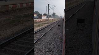 20171 RKMP-HAZ VANDE BHARAT EXPRESS CROSS  SPEED 12189  MAHAKUSHAL EXPRESS #shorts #@sahilshorts2891