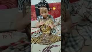 Pakai Celana Ekor Putri Duyung, Bahagianya 😀