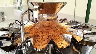 Fully automatic packaging machine for corn flakes snacks food