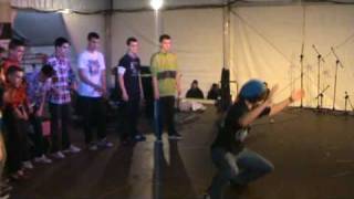 Drum vs Bboy [Getafe Central] Abel & Sector 3 breakers |Fiesta por la igualdad 12-3-2011|