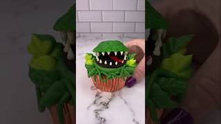 Audrey II 💚🩸🪴 #cupcake #cakeart #littleshopofhorrors #cakedbyrach #dessert #baking #shorts