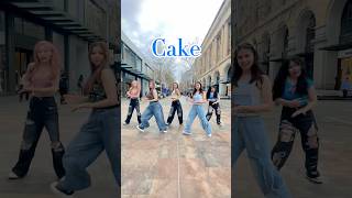 #kpopinpublic #itzy #cake #cakechallenge