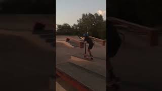 Sorry the qualities  bad, it’s because it was dark. Should I post more scooter clips or skating.🤔