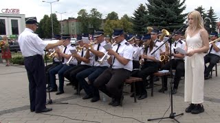 DZIEŃ SŁUŻB MUNDUROWYCH  TOMASZÓW LUB. Koncert orkiestry dętej OSP pod batutą mjr. Pałczyńskiego.