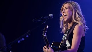 Sheryl Crow - "Atom Bomb" & "Heartbeat Away" Live (2017)