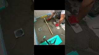 Подова замазка в баня с наклон #ремонт #баня #diy#baumit #баумит #ceresit #henkel #viral #shorts