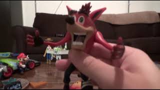 Resaurus Jet Board Crash Bandicoot Figure Review