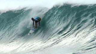 PIPE SMOKES AGAIN Billagong Pipe Masters 2012