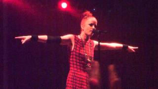 Shirley Manson - Statement to her fans/ Garbage - Why Do You Love Me - live in Berlin, 27.11.12