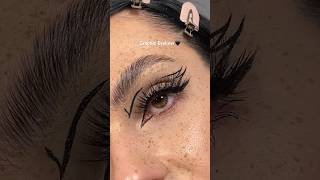 Graphic Eyeliner tutorial 🖤