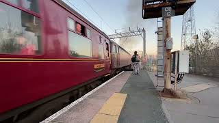 47804+33025 departing crewe bound for London Euston