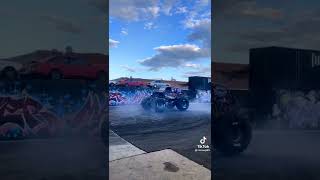 4x4 monster Stunts