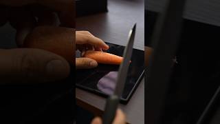 Chopping Vegetable on a Fold Phone!