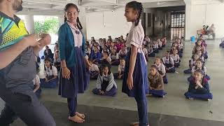 #girls self defence techniques जब कोई हमें आगे से कमर में से पकड़ ले तब हम अपना बचाव कैसे?