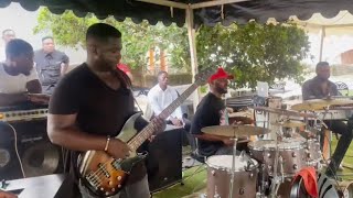 Hot🔥Pentecostal Praise‼️Awesome bass Groove|Emma on Bass🎸|Enjoy this Jam session With my friends!