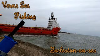 VERNS SEA FISHING | GORLESTON-ON- SEA PIER SEA FISHING UK WITH THE WIFE CHATTING TO SUBSCRIBERS