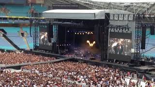 Weezer: "Island in the Sun" (Live @ ANZ Stadium, Sydney, 27/01/18)