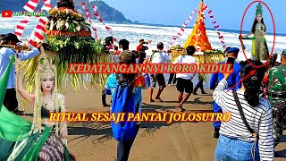 Kesurupan saat larung sesaji 1 suro pantai jolosutro Blitar  2024 kedatangan nyi Roro kidul