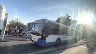 Rit GVB bus Amsterdamse Lijn 21: Centraal Station - Geuzenveld met duidelijke omroepen