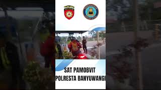 Anggota Satpamobvit Polresta Banyuwangi melaksanakan pengamanan Obvitnas PT BSI